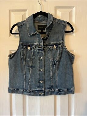 NWT Banana Republic Jean Jacket Vest Size Large